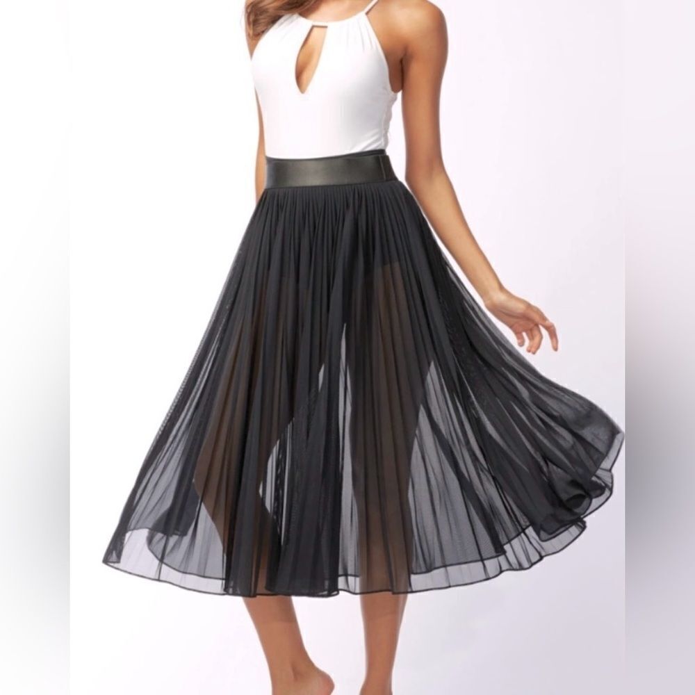 Carmen Marc Valvo swim mesh skirt size Small